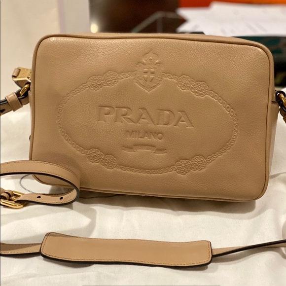 Prada handbag - Picture 1 of 2